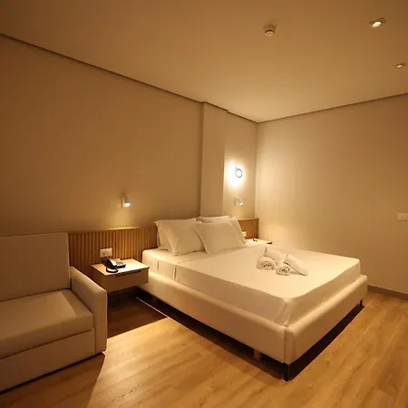 Hotel Amber Village *