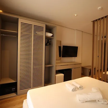 Отель Amber Village