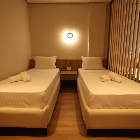 Amber Village Спилле