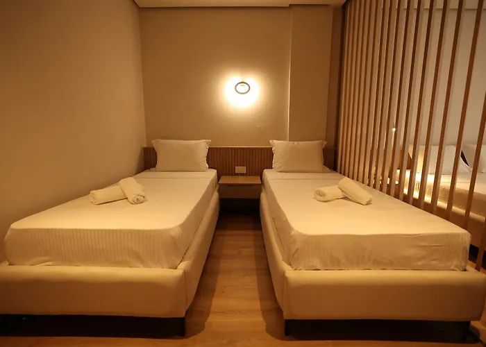 Amber Village 스필