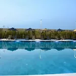 فندق Amber Village سبيل