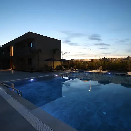 Amber Village Spille