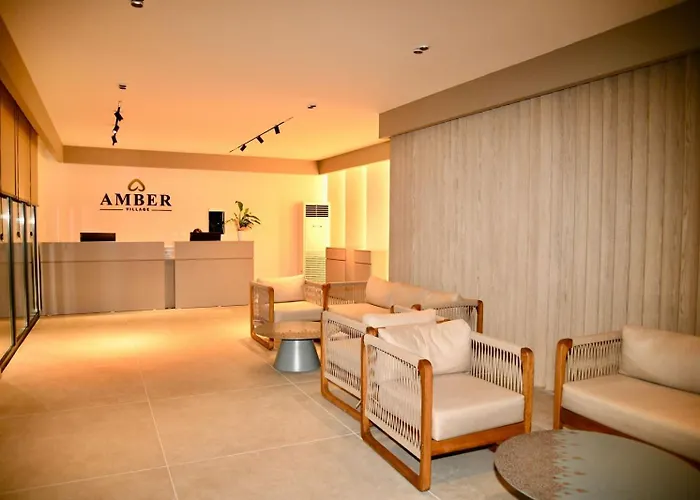 Amber Village 酒店