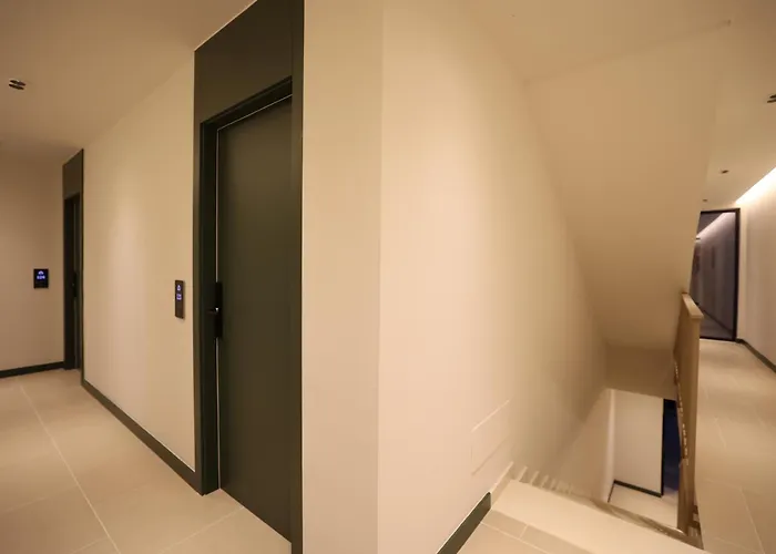 Amber Village Hotel Spille