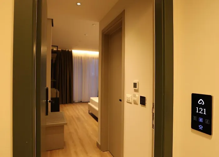 Amber Village Hotel *