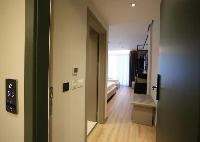 Amber Village 酒店